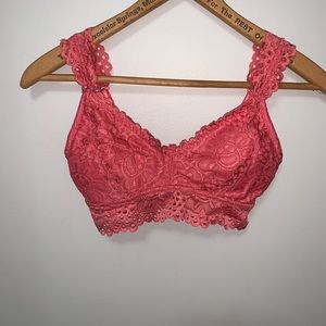 Bralette with removable pads, adjustable straps
